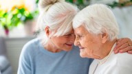 Cuidados y cuidadores: recomendaciones para acompañar a las personas con alzhéimer