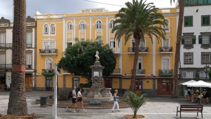 El Café Madrid, precintado por separar la actividad del restaurante del hotel
