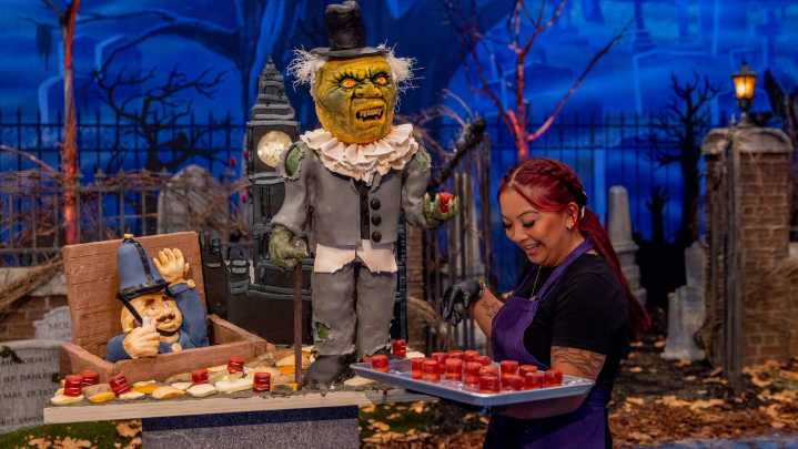 Food Network's fall TV favorites like 'Halloween Wars' return this week