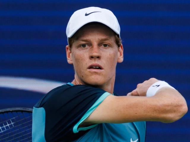 Sinner cruises into China Open semi-finals as Swiatek moves on