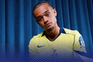Tottenham lanza uniforme 2025-26 con homenaje a la colección Total 90