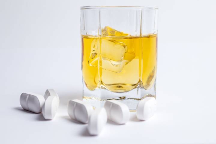 What Happens to Your Body When Mixing Alcohol and Benadryl?