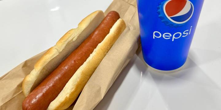 The story of Costco's $1.50 hot dog price