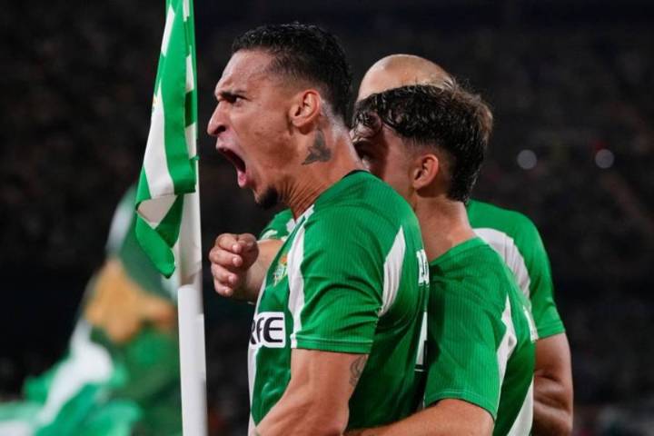 Betis de Pellegrini rescató sufrido empate ante el Nottingham Forest en su debut en la Europa League