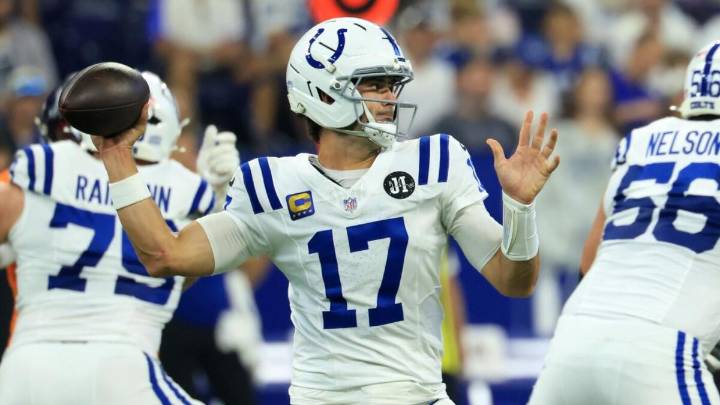 Colts offense off to historic start with rejuvenated Daniel Jones leading Indianapolis to 2
