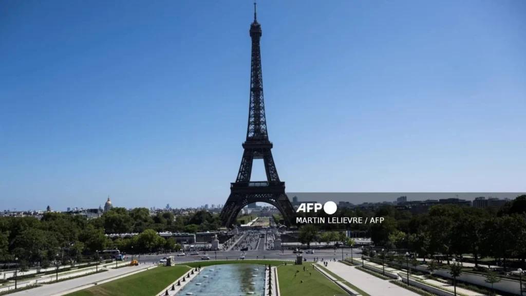 Torre Eiffel rendirá homenaje a 72 mujeres ilustres para garantizar la paridad de género