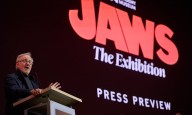 Spielberg abre la mayor exhibición de ‘Jaws’ y recuerda los sacrificios detrás del éxito