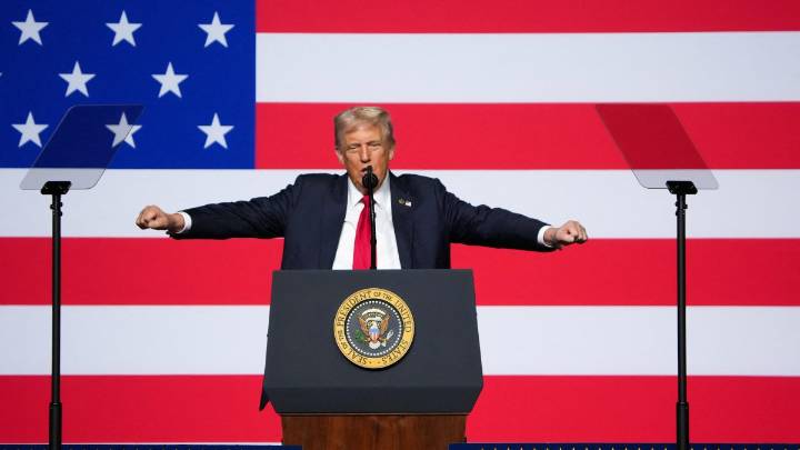 Trump asegura que "resucitará el espíritu guerrero" en la armada y vigilará el narcotráfico por tierra