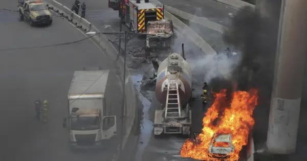 Se mantiene en 13 el número de muertos por explosión de pipa
