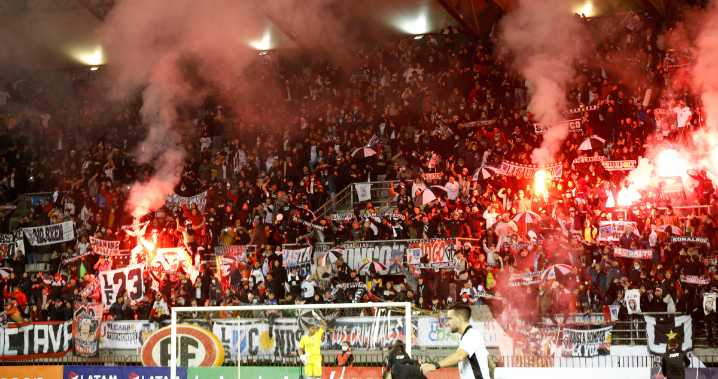 Por "barras que generan problemas": rechazan amistoso entre Colo Colo y Temuco en La Araucanía