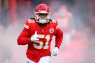 Chiefs lose 2 key defensive players to injury vs. Eagles
