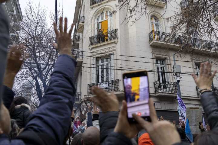 "Salí de la burbuja, hermano", el mensaje Cristina a Milei tras el aplastante triunfo de Fuerza Patria