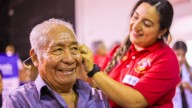 Reynosa impulsa campaña auditiva; más de 150 personas reciben aparatos auditivos