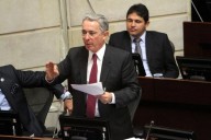 “Es muy difícil que Álvaro Uribe salga electo el año próximo como senador”, anticipa analista