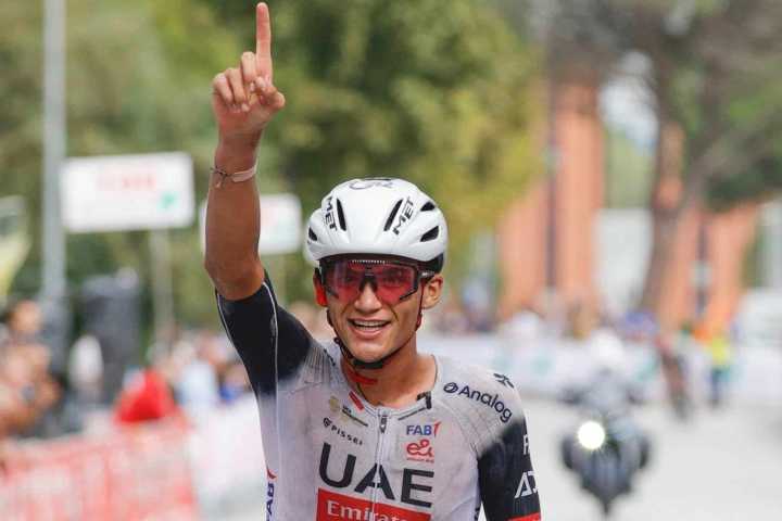 Isaac del Toro conquista el Trofeo Matteotti y reafirma su dominio en Italia