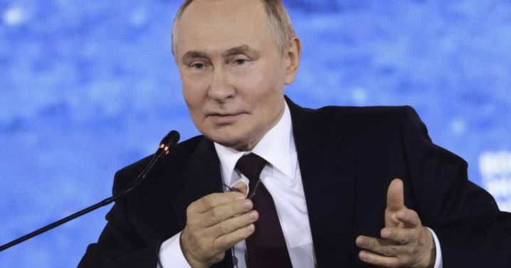 Putin says foreign troops deployed to Ukraine before any peace deal would be 'legitimate targets'