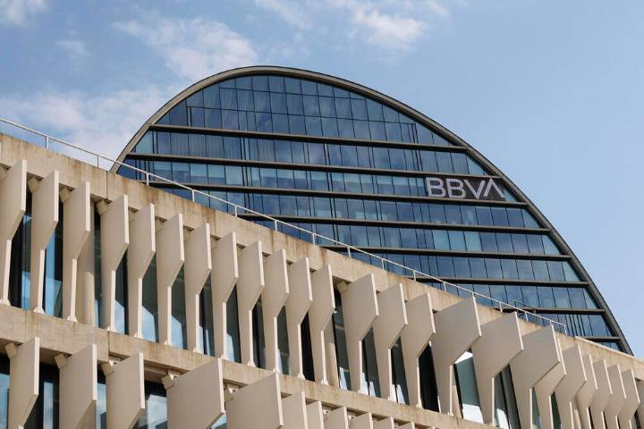 BBVA mejora un 10% su oferta de opa sobre el Banco Sabadell