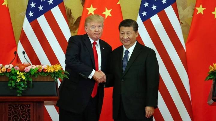Xi Jinping y Donald Trump dialogan por teléfono ante retos económicos