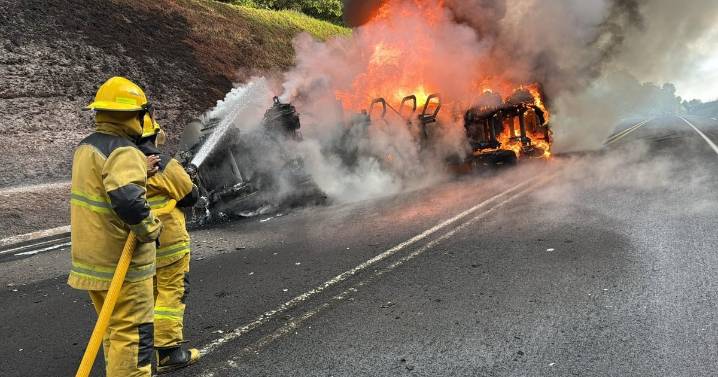 Pipa con combustible vuelca y explota en la México-Tuxpan: Cierran ambos sentidos de la autopista