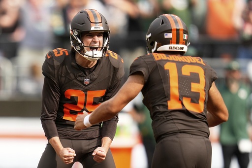 Andre Szmyt's 55-yard field goal as time expires rallies Browns to 13