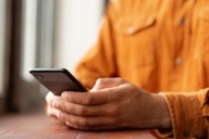 Paso a paso. Qué son los mensajes efímeros de WhatsApp y cómo se activan