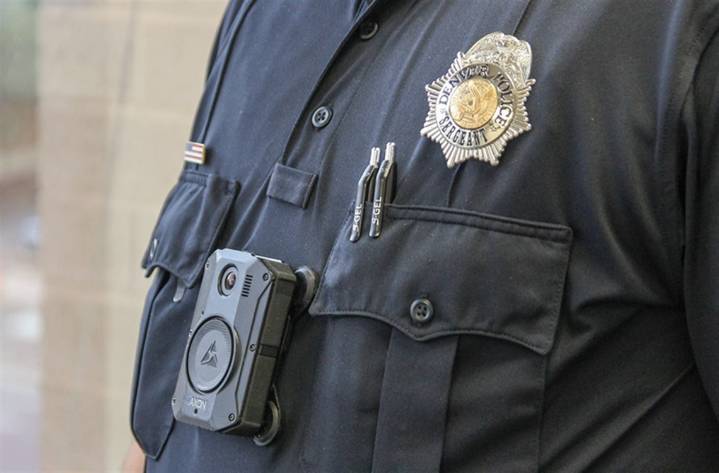 Auditor de Denver exige mayor transparencia en supervisión policial
