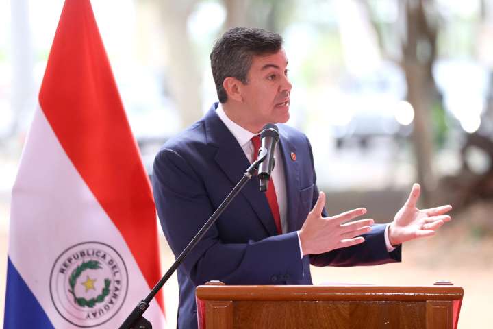 Presidente de Paraguay rechaza denuncia de despido injusto de extrabajadora de su casa