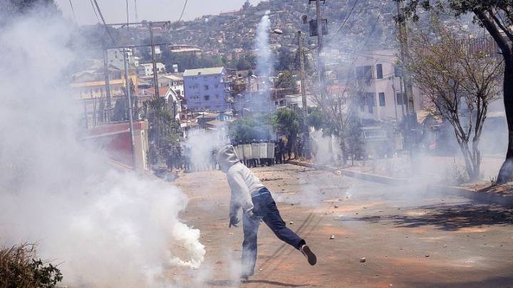 Police clash with protesters in Madagascar as thousands rally against water and power outages