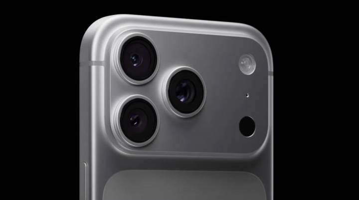 Apple Is Basically Bribing iPhone 17 Pro Users With Bigger Batteries To Speed Up Global eSIM Adoption