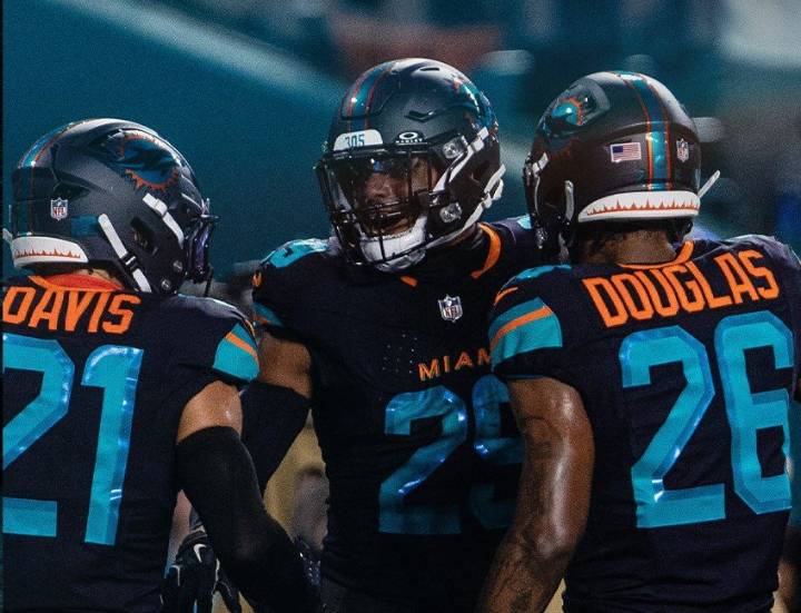Miami Dolphins gana su primer juego