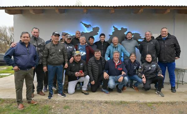 Torres se reunió con Veteranos de Malvinas en Trelew y anunció una ley sobre el conflicto bélico