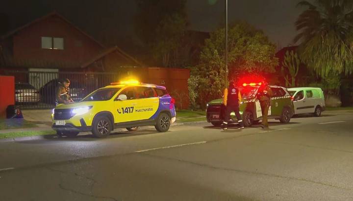 Hombre sufrió brutal golpiza tras el robo de su auto en Huechuraba: lo atacaron con armas