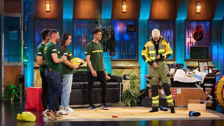 Broncano, a los bomberos forestales de Galicia: «No puede ser compatible ser un grupo de élite y cobrar 1.300 euros al mes»