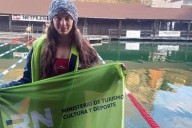 Se destaca en aguas abiertas, rompió récords y su objetivo es la Antártida: quién es la nadadora argentina Ailén Lascano