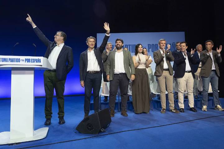 Feijóo promete crear un "visado por puntos" para cribar a los imigrantes en función de dónde van a trabajar y de qué país provienen