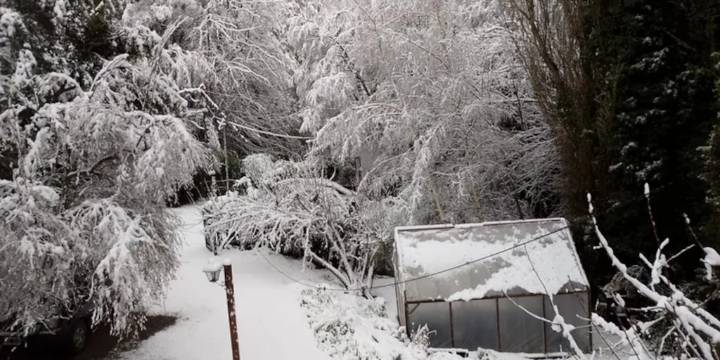 Las impactantes imágenes de la nevada que duró más de 24 horas en Bariloche