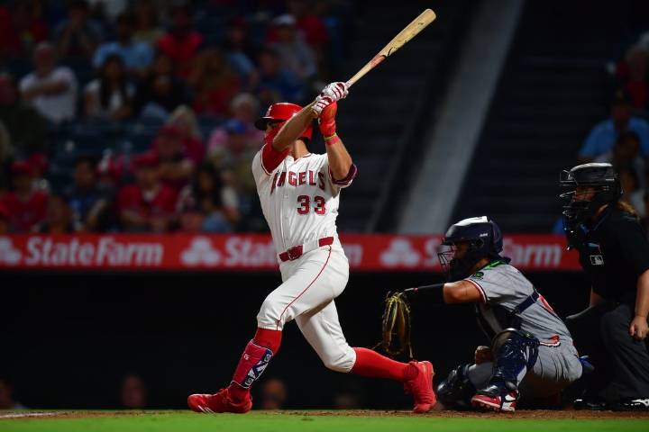 Deadspin | Angels' season-high 12 runs back Kyle Hendricks in win over Twins