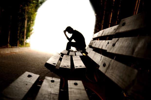 Alerta por suicidios en Colombia: 1.352 muertes este año, con Medellín, Bogotá y Cali a la cabeza