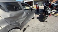 Auto y moto chocaron en Constituyentes en Valle de Oro