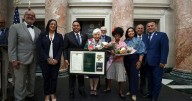 Cámara de Representantes rinde homenaje a la actriz Ángela Meyer