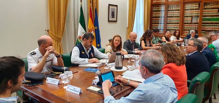 Unas 101.170 personas y 23.131 vehículos pasan por el puerto en la Operación Paso del Estrecho