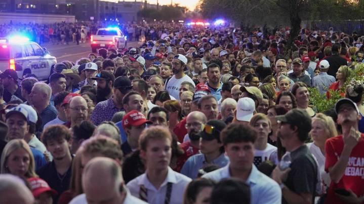 Tens of thousands expected to gather for Charlie Kirk memorial service in Arizona