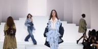 Del tributo a Giorgio Armani al auge del loungewear: nuevos looks definen la Semana de la Moda de Milán
