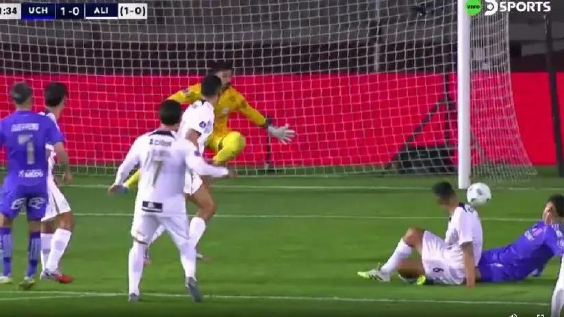 Universidad de Chile cerca del segundo: remate de Fabián Hormazábal asustó a defensa de Alianza [VIDEO]