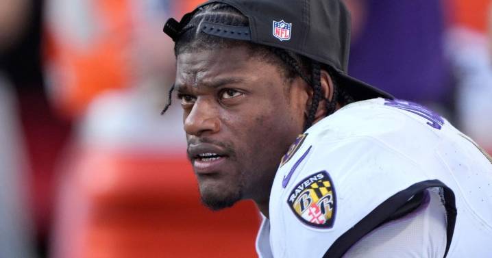 Banged-up Baltimore Ravens lose Lamar Jackson, 4 other starters to injuries against the Chiefs