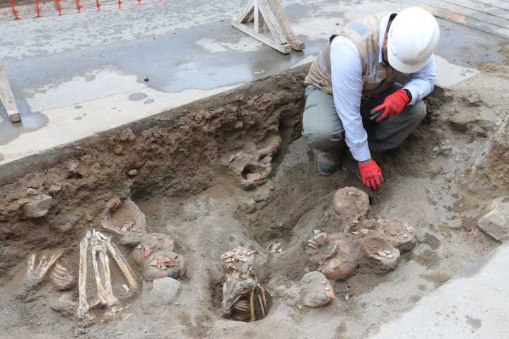 Hallan en Lima entierros de culturas Lima e Ychsma de más de 2.000 años de antigüedad