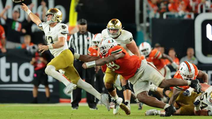 CJ Carr analysis, stats: Notre Dame QB makes magical plays, needs improvement