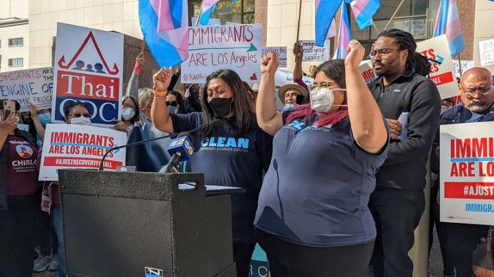 Community Groups Mobilize to Protect Carwash Workers Amid ICE Raids Across Southern California