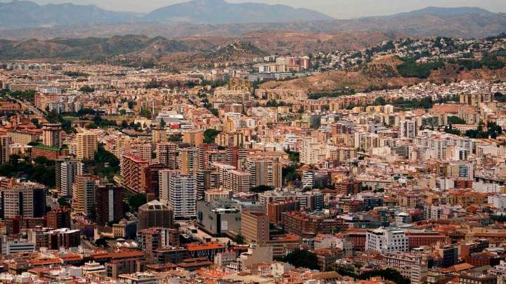 El precio de la vivienda de segunda mano en Málaga marca nuevos máximos y supera los 3.800 euros: estas son las subidas por municipios