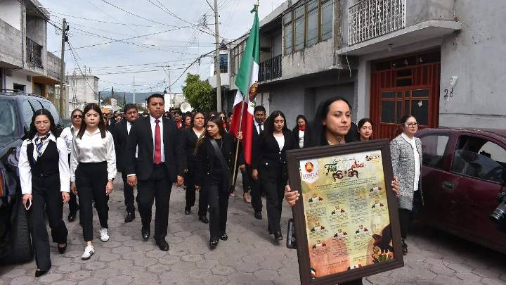 Colocan bando solemne en Contla para dar inicio a las fiestas patrias